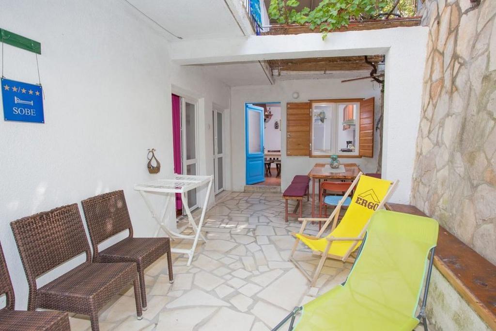Robinson Erina Apartment Zarače Exterior foto